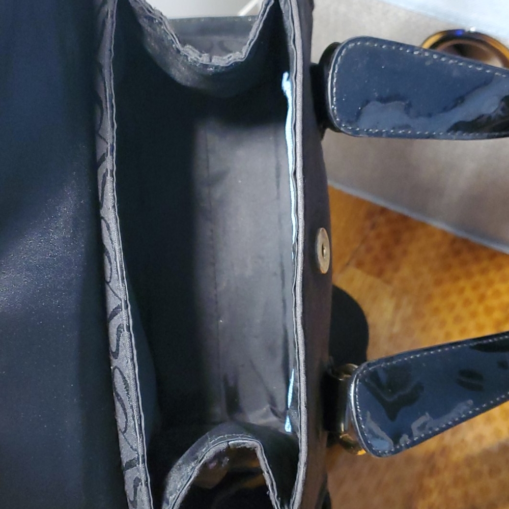 Handbag - Picture 3 of 6